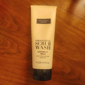 Victoria’s Secret Body Scrub Wash Coconut Milk Smoothing